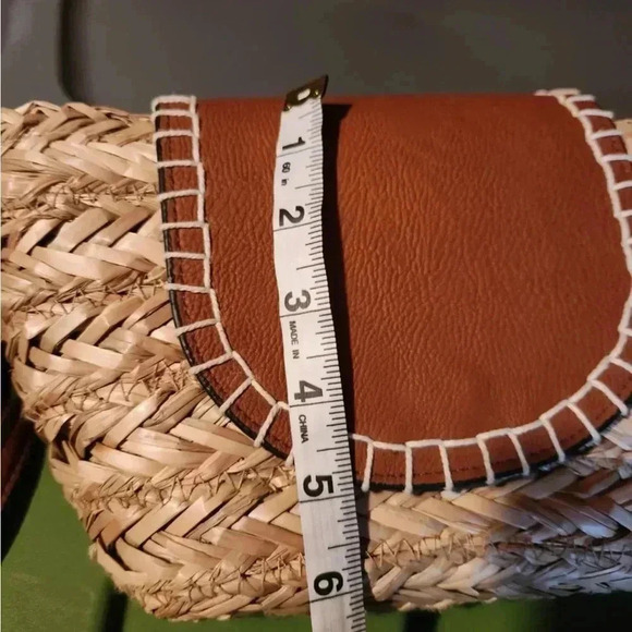 Universal Thread Brown Faux Leather Straw Crossbody Bag Purse - Picture 12 of 12